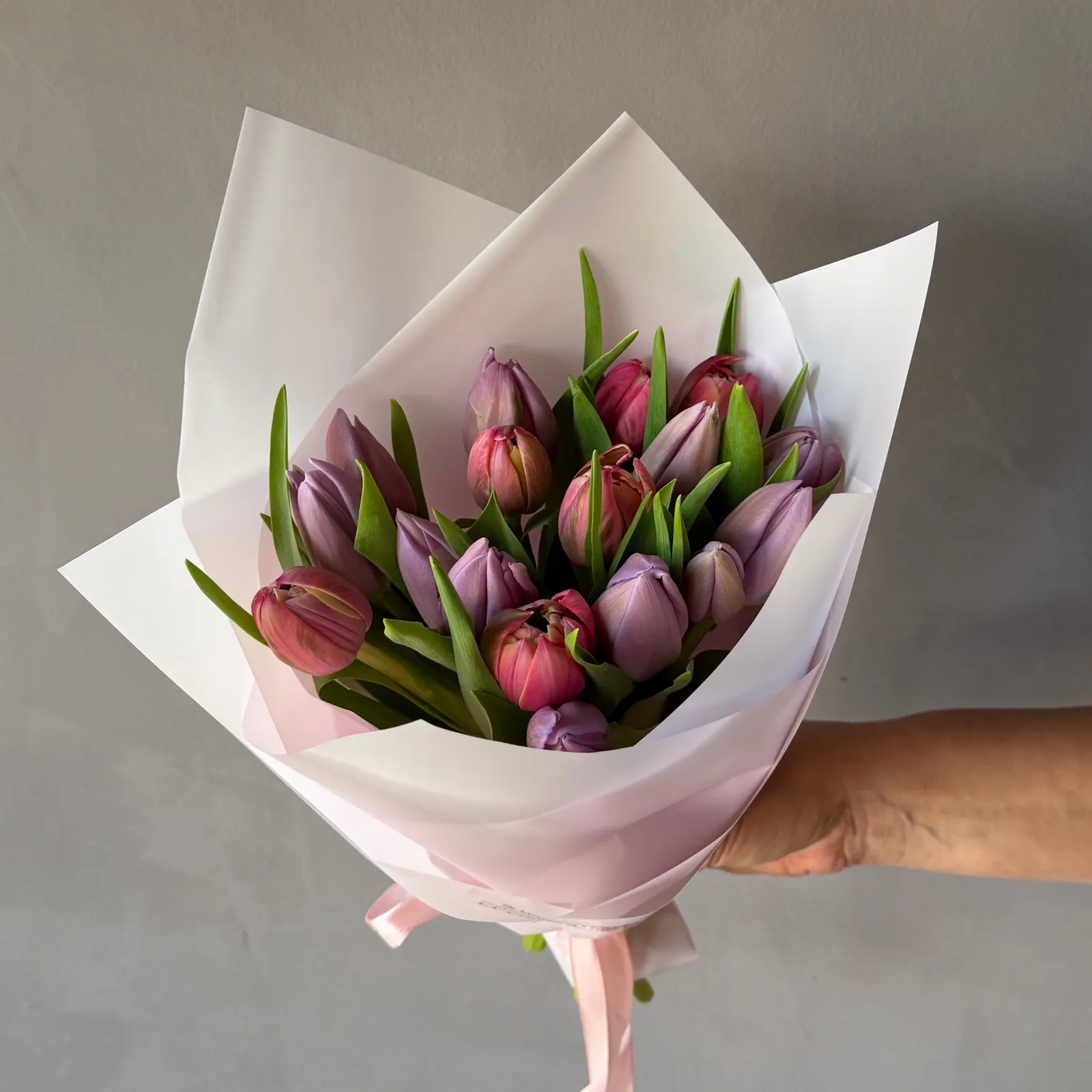 Arreglo de peonías de Florissimo