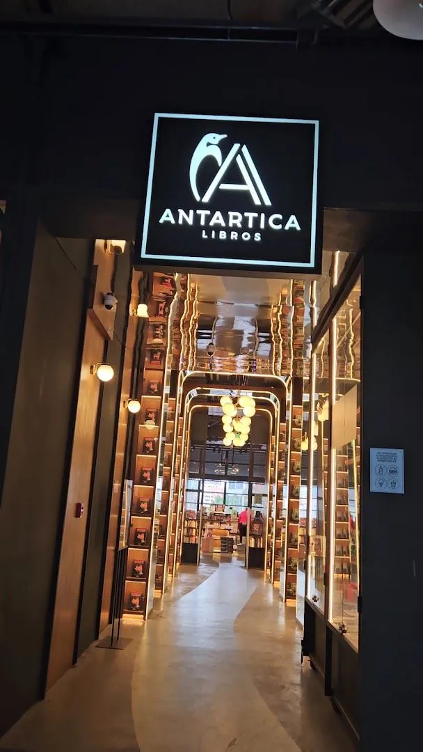 Librería Antártica MUT