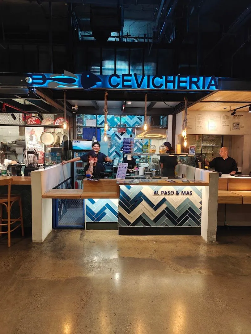 Cevichería al paso & más