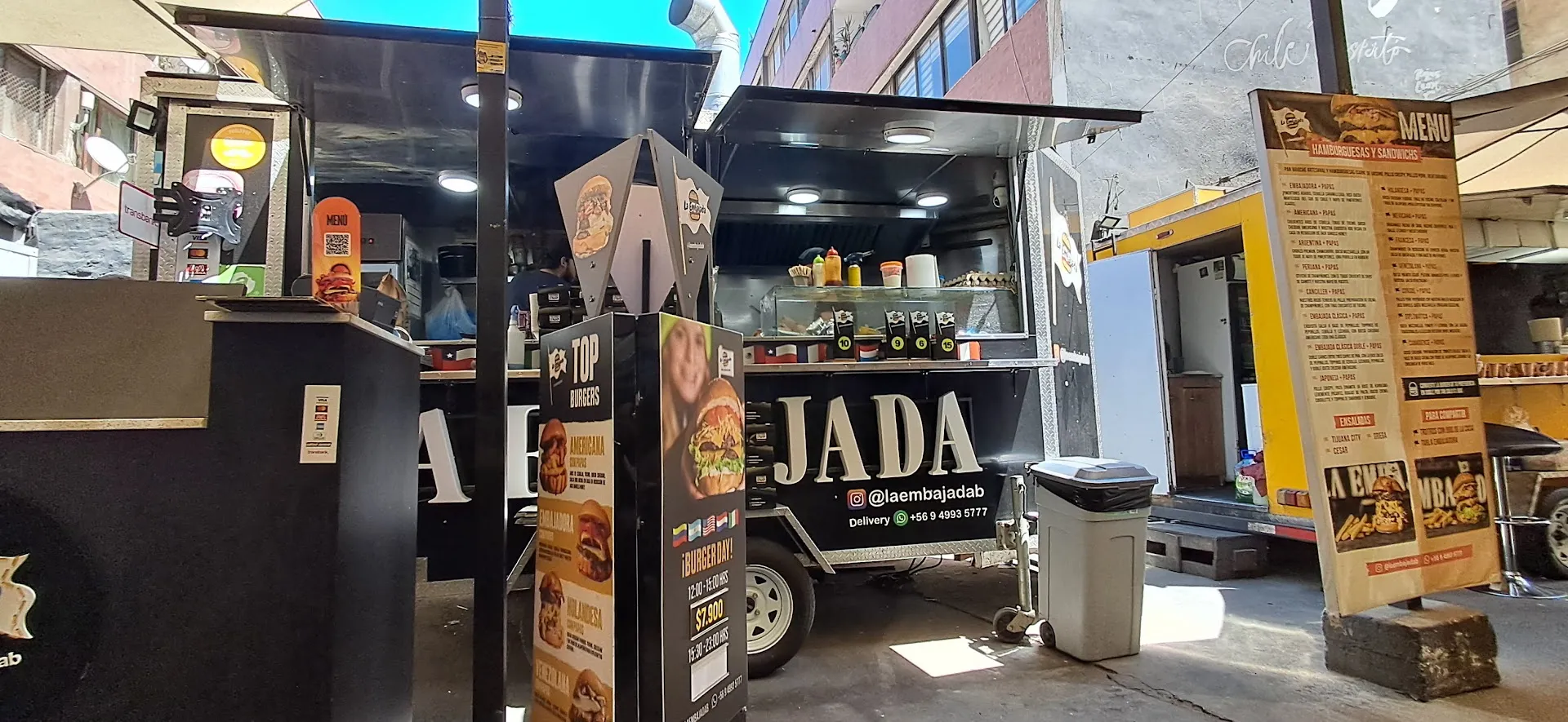 La Embajada Burger