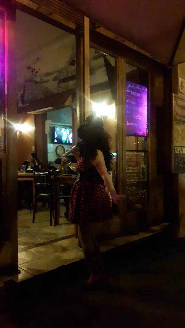 The bite of Los Cuñados KARAOKE
