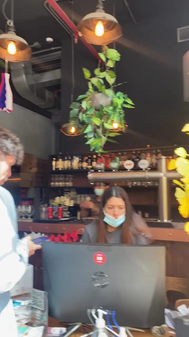 MIT Burger Alonso De Córdova