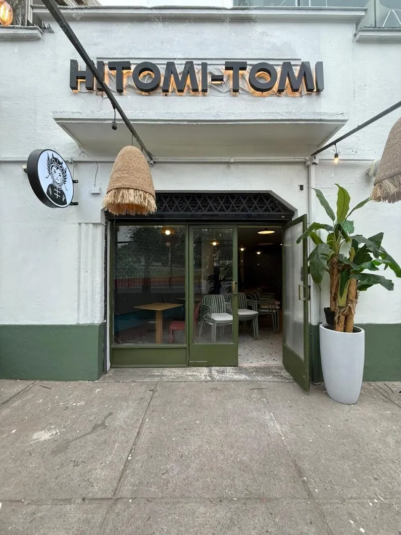 Hitomi Tomi