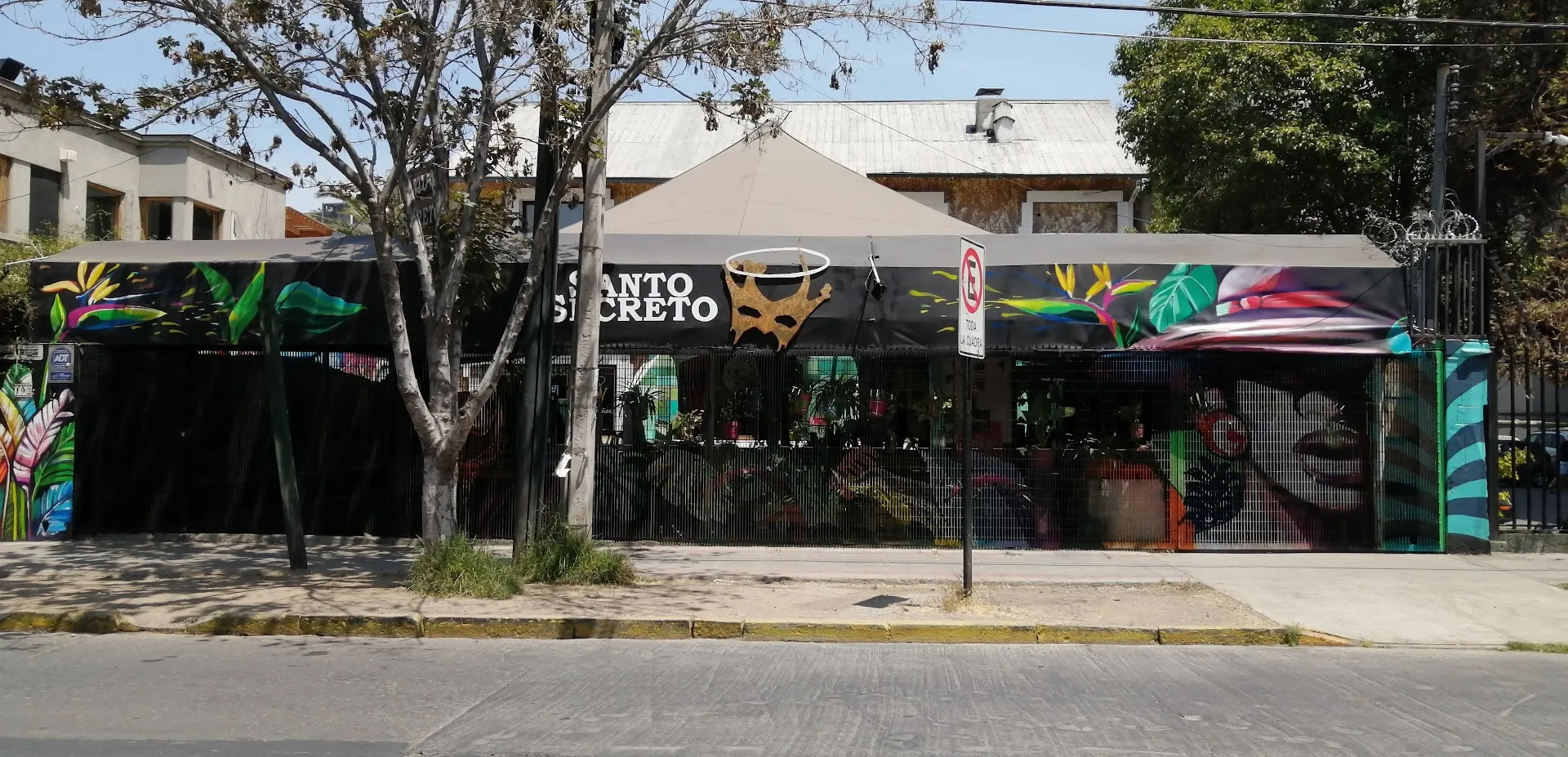 Secret Santo Plaza Ñuñoa
