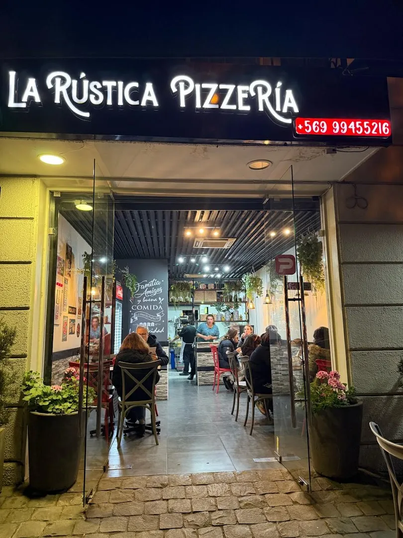 La Rústica Pizzeria