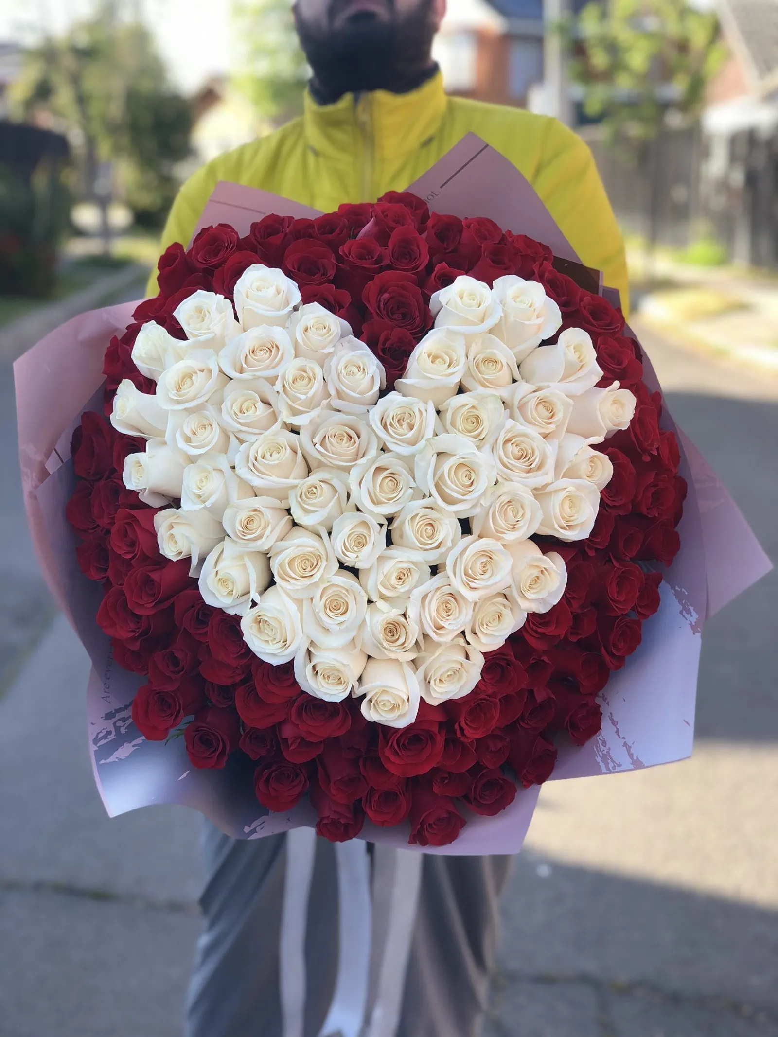 Arreglo de 150 rosas de Fragole Boutique Floral