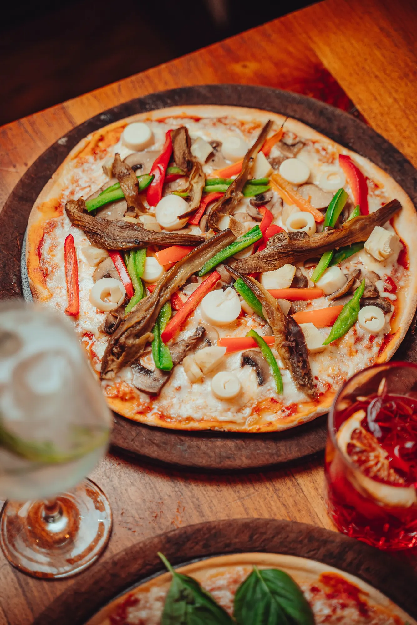 Pizza vegetariana de La Pizzarra con palmitos, champiñones y pimentones